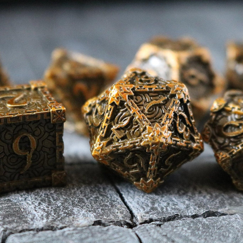 Dagger Gold Metal DND Dice Set