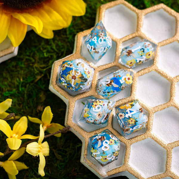 Bee's And Flower Handmade Resin DND Dice Set MTG Tabletop Gaming